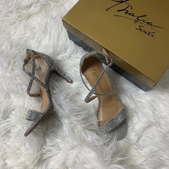 SPARKLY! Thalia Sodi Sparkly Sandals - Picture 2 of 3